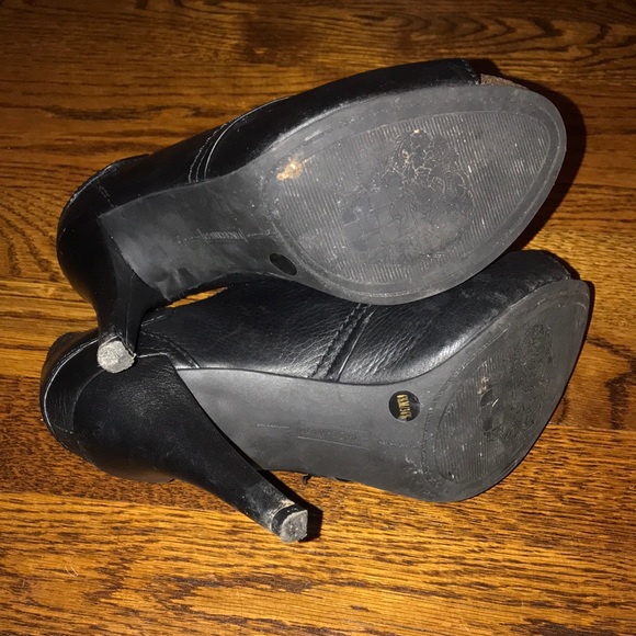 Vince Camuto Pernot leather, slip on, stiletto 4 “ heel (cork front)- size 6.5 - Picture 4 of 6